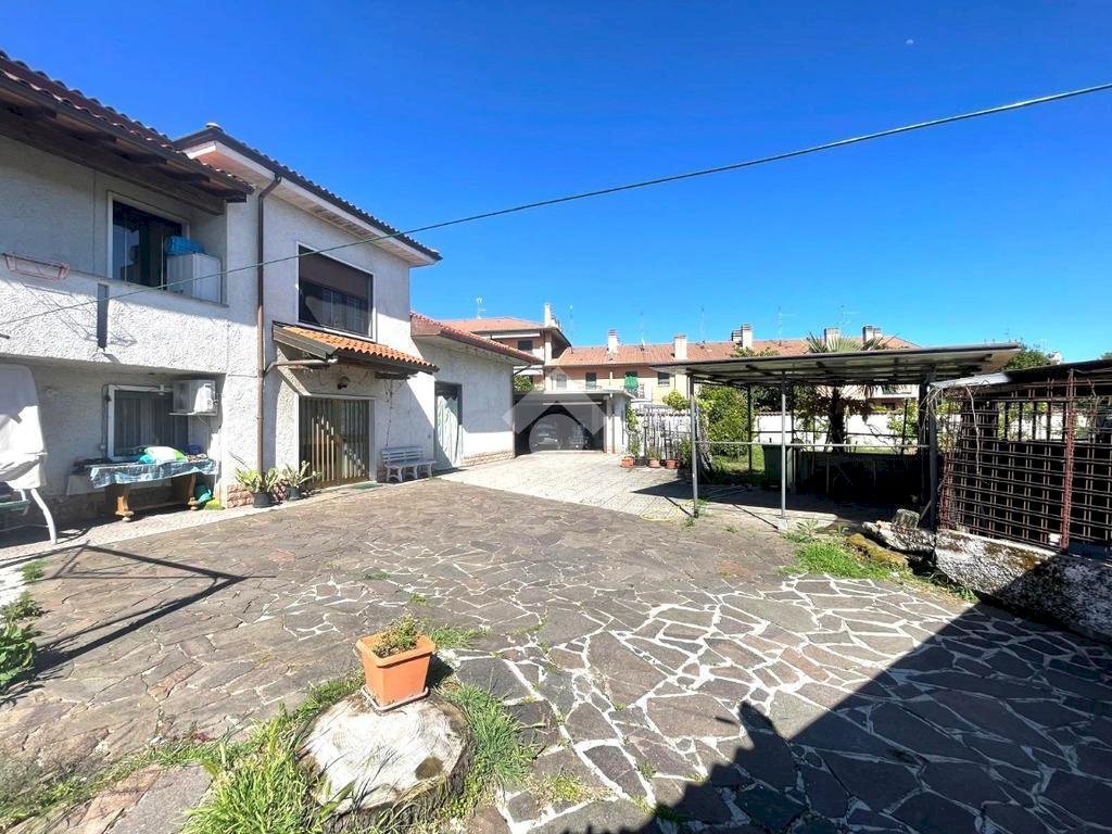 Villa Via Mariani Don G., Busto Garolfo - foto 2