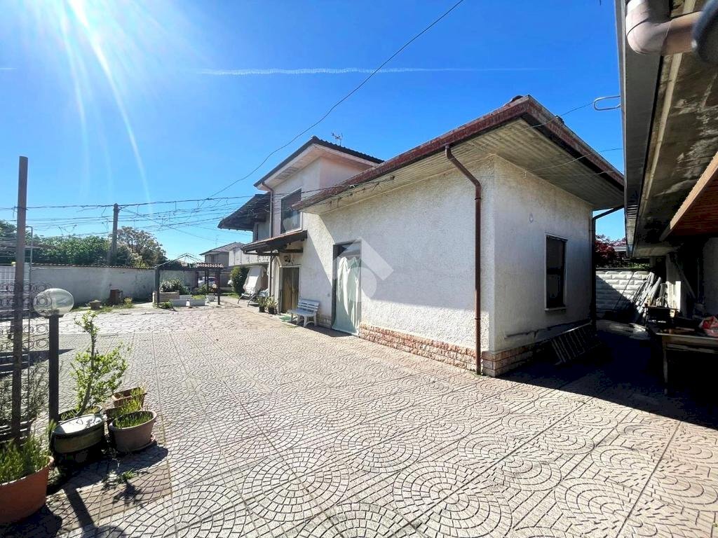 Villa Via Mariani Don G., Busto Garolfo - foto 3