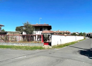 Villa Via Mariani Don G., Busto Garolfo - foto 1