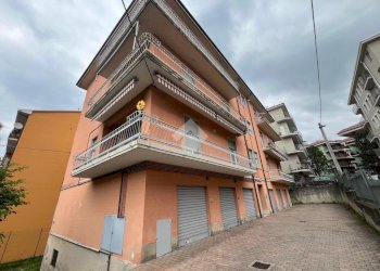 Two-room apartment Via Cocito, Alba - photo 2