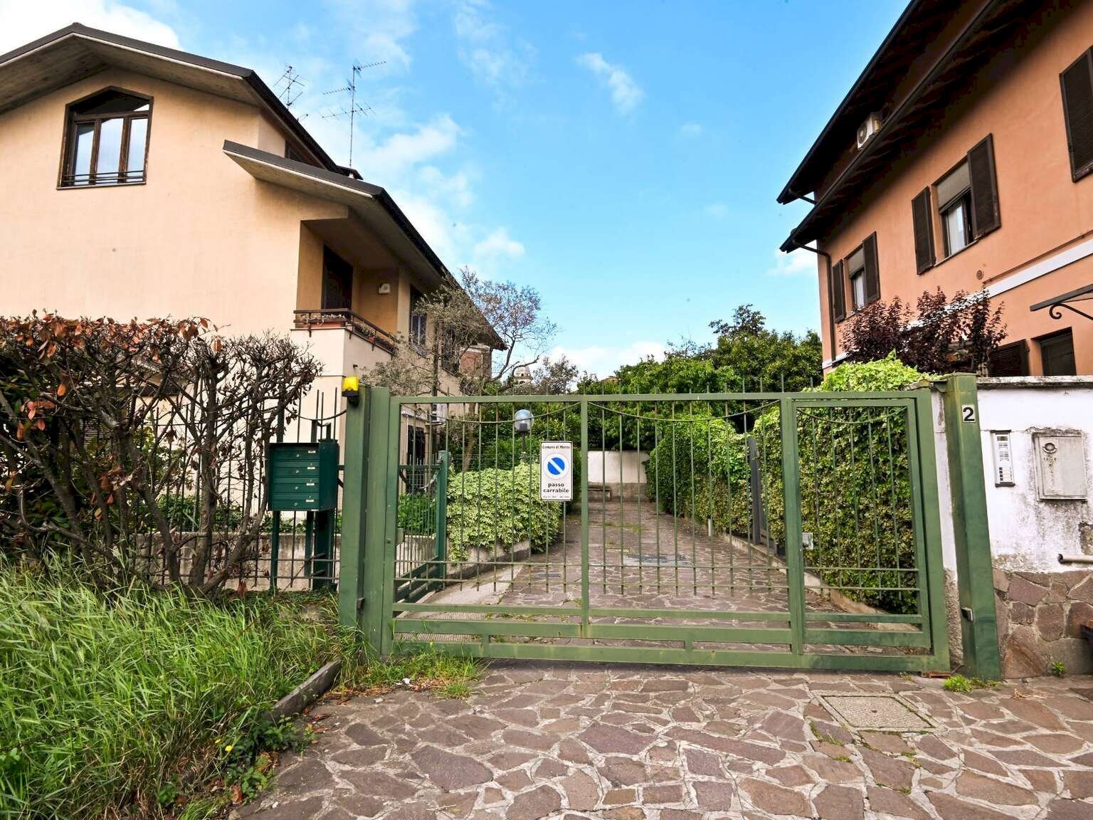 Villa Monza - foto 1