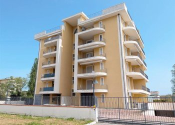 Foto 1 - Three-room apartment VIA ERCOLE FALO'
 
15, Alba Adriatica - photo 1