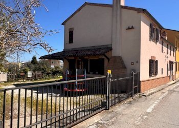 Foto 1 - Casa semi indipendente via Dante Mattii
 
22, Montegiorgio - foto 1