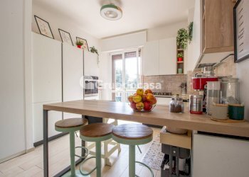 Foto 8 - Appartamento Via F.lli Sanchioli
 
2, Magenta - foto 8