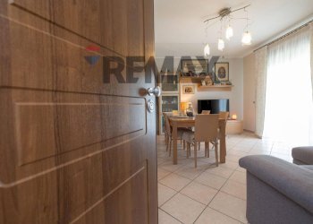 Sala da pranzo - Appartamento Via Appia
 
168, San Nicola la Strada - foto 1