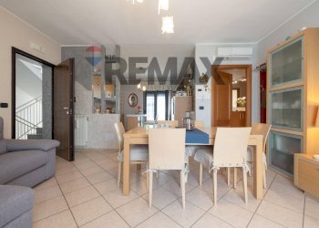 Sala da pranzo - Appartamento Via Appia
 
168, San Nicola la Strada - foto 2