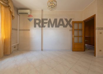 Stanza vuota - Quadrilocale via Giuseppe Rocco
 
21, Casoria - foto 4