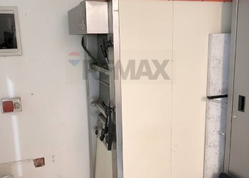 Dettagli - Attività Commerciale Via Adua
 
10, Cernusco sul Naviglio - foto 12