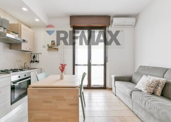 Sala da pranzo - Two-room apartment via Don amati 1
 
1, Pioltello - photo 11