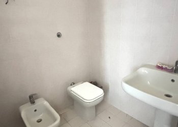 Bagno - Ufficio Via Nicola Manzari
 
16, Bari - foto 7