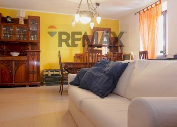 Sala da pranzo - Semi-detached house via Cerea
 
22, Gazzada Schianno - photo 4