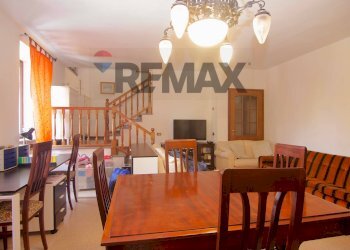 Sala da pranzo - Semi-detached house via Cerea
 
22, Gazzada Schianno - photo 5