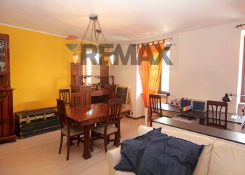 Sala da pranzo - Semi-detached house via Cerea
 
22, Gazzada Schianno - photo 7