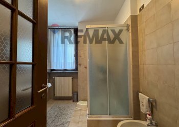 Bagno - Semi-detached house via Cerea
 
22, Gazzada Schianno - photo 10