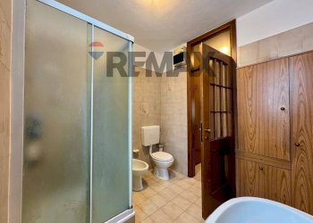 Bagno - Semi-detached house via Cerea
 
22, Gazzada Schianno - photo 11