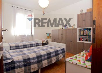 Camera / camera da letto - Semi-detached house via Cerea
 
22, Gazzada Schianno - photo 16