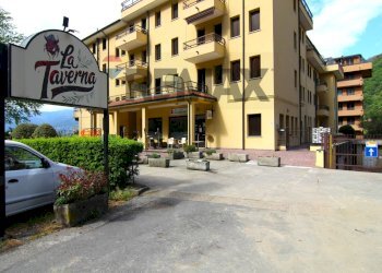 Edificio all\'aperto - Cafeteria - Cold Bar Via Fortino
 
18, Laveno-Mombello - photo 12