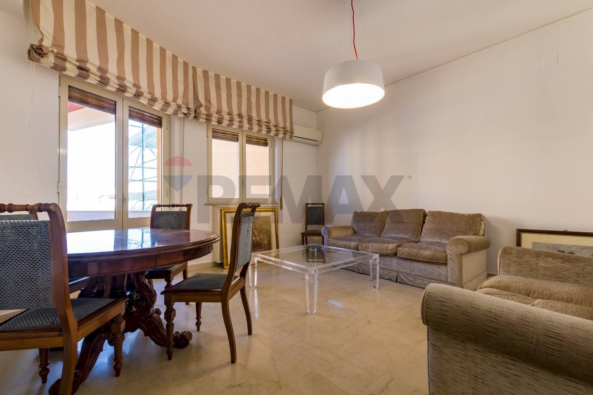 Sala da pranzo - Quadrilocale Viale Regina Margherita
 
9, Palermo - foto 2