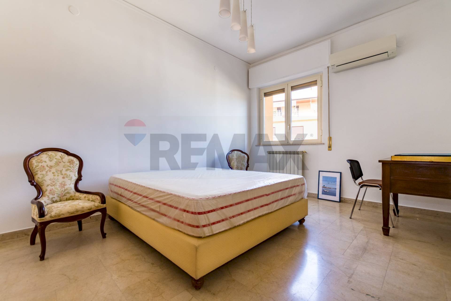 Camera / camera da letto - Quadrilocale Viale Regina Margherita
 
9, Palermo - foto 3