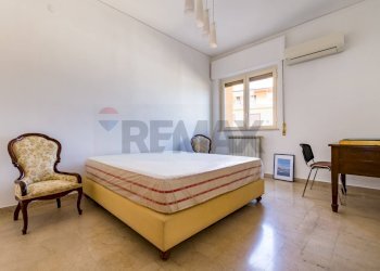 Camera / camera da letto - Four-room apartment Viale Regina Margherita
 
9, Palermo - photo 3