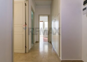 Hall / corridoio - Four-room apartment Viale Regina Margherita
 
9, Palermo - photo 7