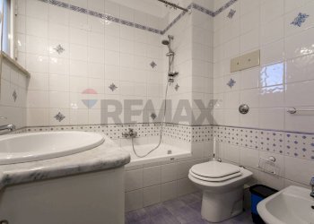 Bagno - Four-room apartment Viale Regina Margherita
 
9, Palermo - photo 9
