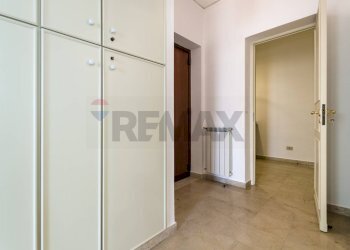 Hall / corridoio - Four-room apartment Viale Regina Margherita
 
9, Palermo - photo 31