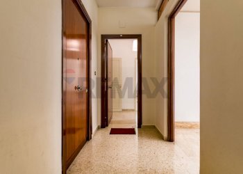 Hall / corridoio - Four-room apartment Viale Regina Margherita
 
9, Palermo - photo 34