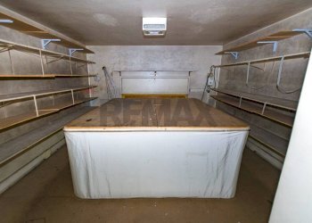 Dispensa di stoccaggio - Commercial Premises Via Principe Di Belmonte
 
97, Palermo - photo 8