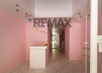 Hall / corridoio - Commercial Premises Via Principe Di Belmonte
 
97, Palermo - photo 11