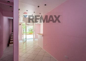Hall / corridoio - Commercial Premises Via Principe Di Belmonte
 
97, Palermo - photo 14