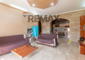 Soggiorno - Four-room apartment Via Pisano Baudo
 
20, Lentini - photo 1