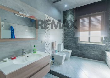 Bagno - Four-room apartment Via Pisano Baudo
 
20, Lentini - photo 16