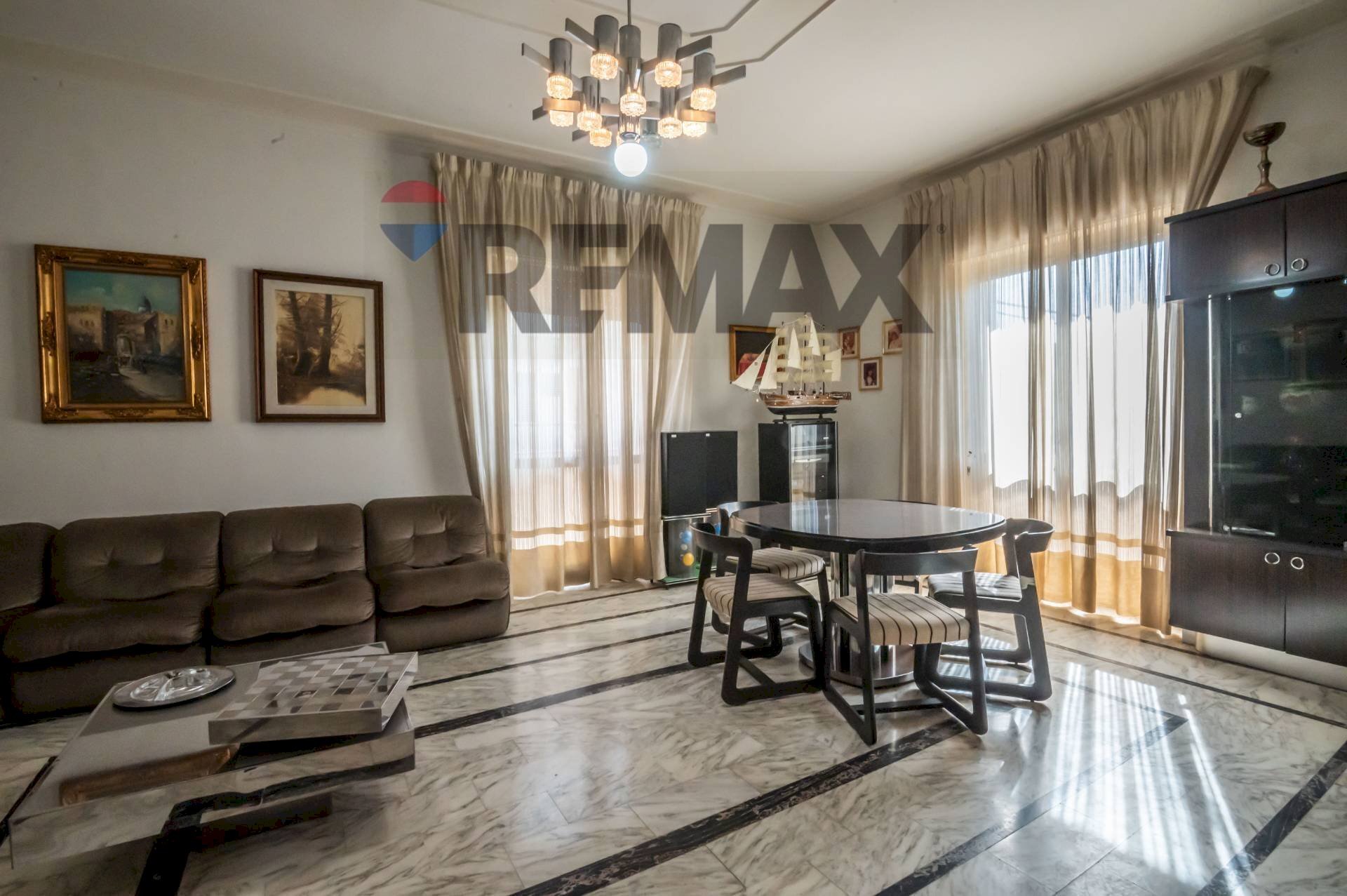 Sala da pranzo - Four-room apartment Via Pisano Baudo
 
20, Lentini - photo 1