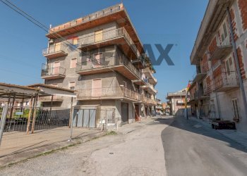 Edificio all\'aperto - Four-room apartment Via Pisano Baudo
 
20, Lentini - photo 22