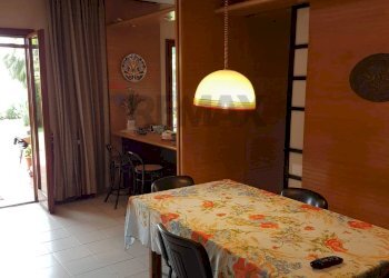 Sala da pranzo - Villa Via Cardinale Nava
 
12, Catania - foto 5