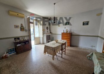Sala da pranzo - Trilocale Via Erbe Bianche
 
10, Misterbianco - foto 4