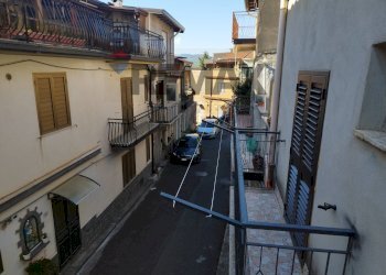 Balcone - Independent house Via Alessandro Manzoni
 
26, Maletto - photo 4