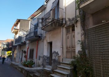 Edificio all\'aperto - Independent house Via Alessandro Manzoni
 
26, Maletto - photo 10