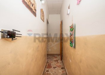 Hall / corridoio - Quadrilocale Via Monfalcone
 
75, Francofonte - foto 10