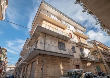 Edificio all\'aperto - Quadrilocale Via Monfalcone
 
75, Francofonte - foto 21