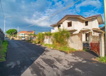 Casa all\'aperto - Casa semi indipendente Via dei Gladioli
 
snc, San Pietro Clarenza - foto 5