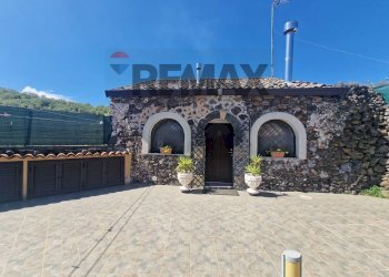 Edificio all\'aperto - Villa Via Filippo Turati
 
16, Randazzo - photo 1