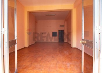 Hall / corridoio - Negozio Via Mirone
 
16, Viagrande - foto 3