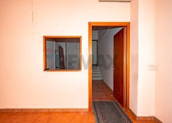 Hall / corridoio - Negozio Via Mirone
 
16, Viagrande - foto 9