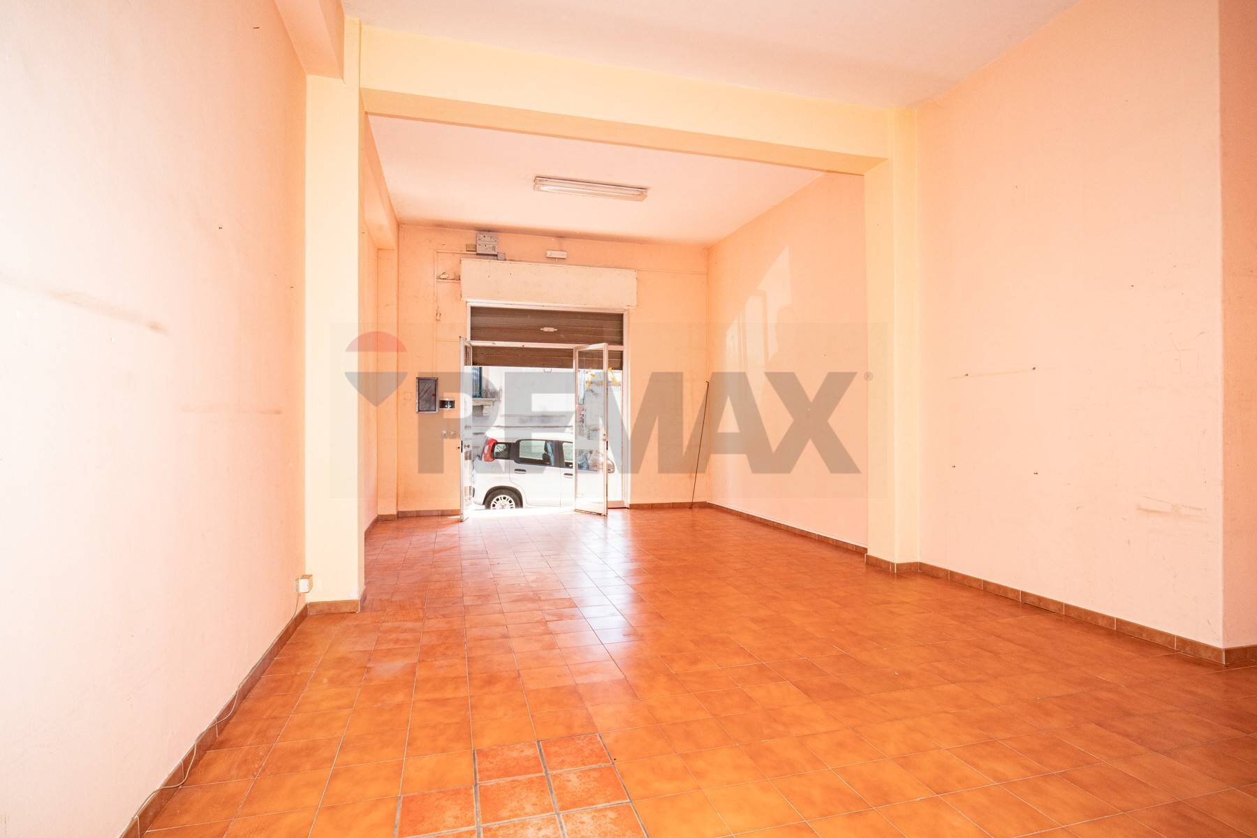 Stanza vuota - Negozio Via Mirone
 
24, Viagrande - foto 3