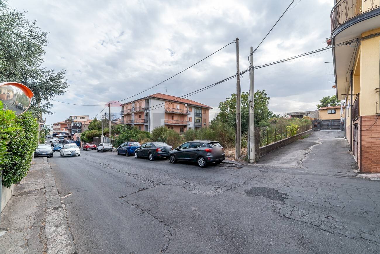 Edificio all\'aperto - Villa Via Giuffrida Salvatore
15, Mascalucia - foto 2