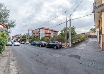 Edificio all\'aperto - Villa Via Giuffrida Salvatore
 
15, Mascalucia - foto 2