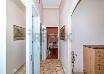 Hall / corridoio - Villa Via Giuffrida Salvatore
 
15, Mascalucia - foto 18