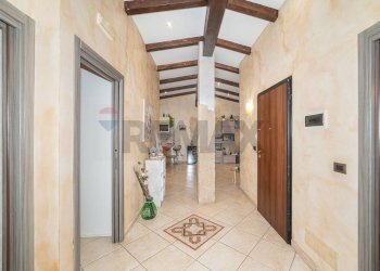 Hall / corridoio - Villa Via Giuffrida Salvatore
 
15, Mascalucia - foto 36